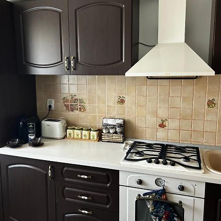 Lalelelor Apartment Сучава Экстерьер фото